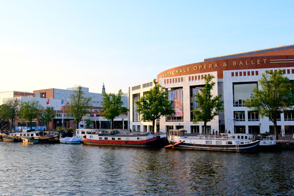 Gevel van RAI Amsterdam aan het Europaplein in Amsterdam-Zuid